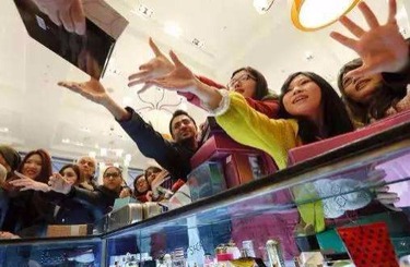 艹高中生粉嫩91中国人依然爱赴日旅游 消费已由爆买转向网购